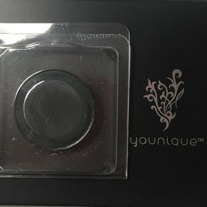 Younique Moodstruck eyeshadow single